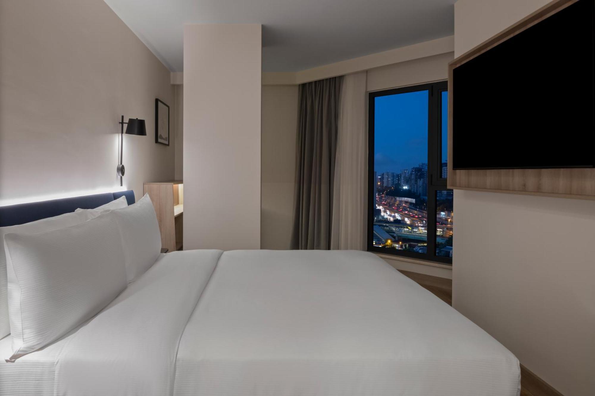 Hampton By Hilton Istanbul Merter Buitenkant foto