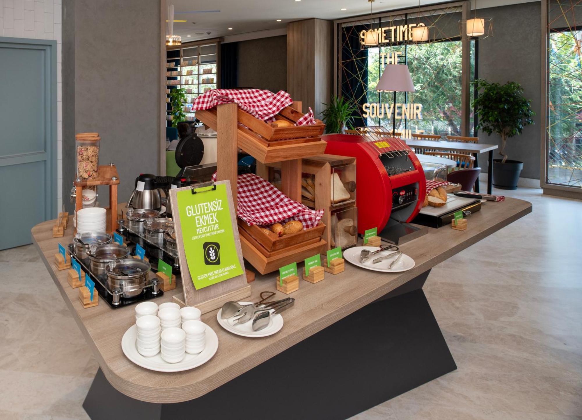 Hampton By Hilton Istanbul Merter Buitenkant foto