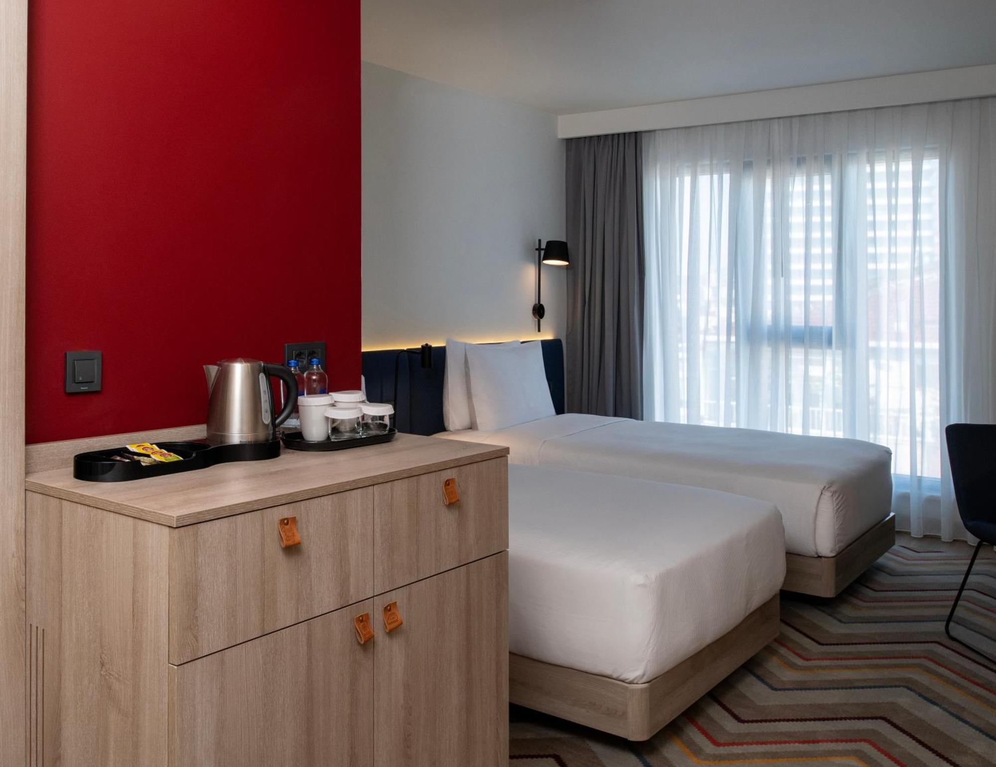 Hampton By Hilton Istanbul Merter Buitenkant foto