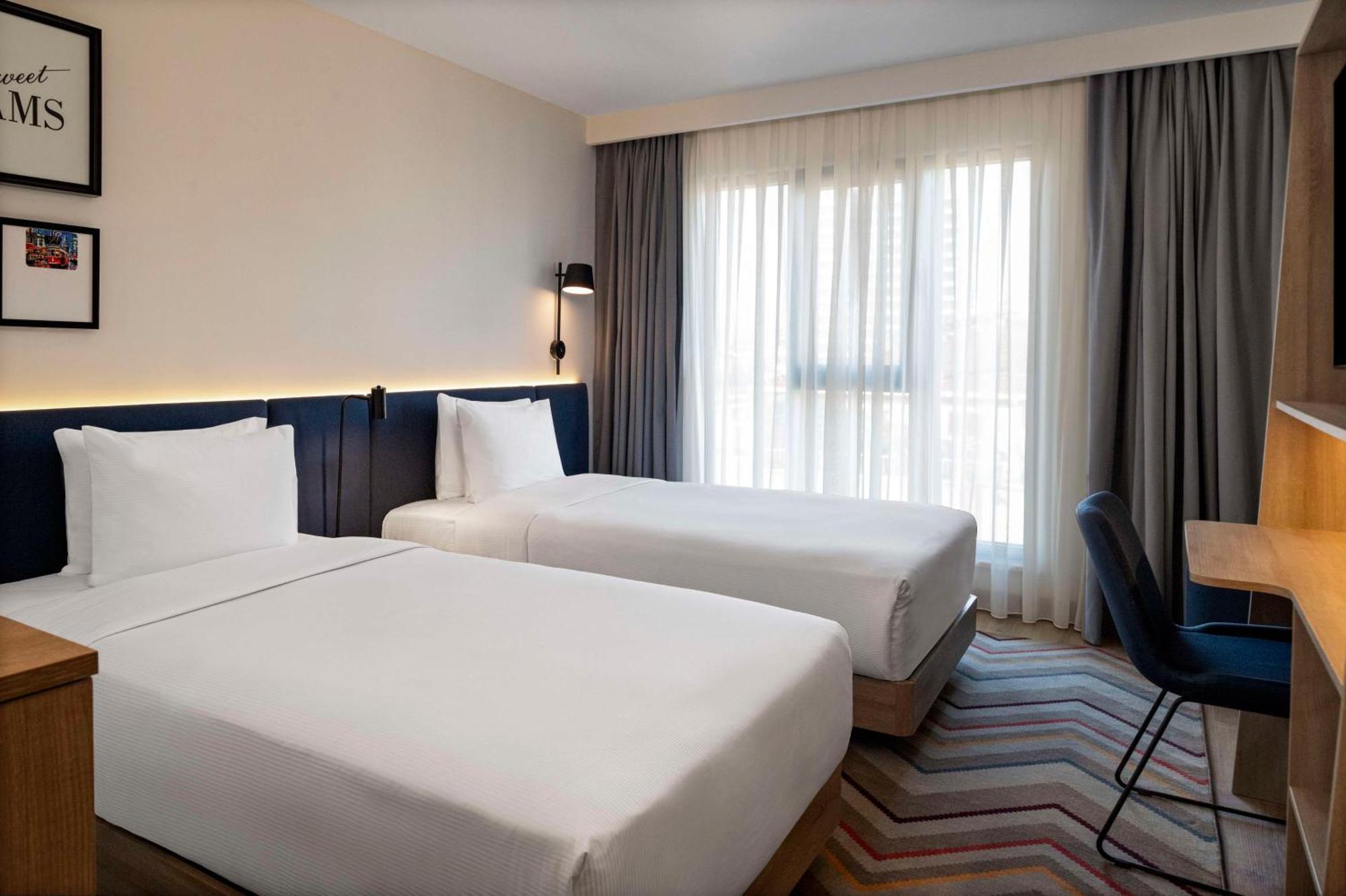 Hampton By Hilton Istanbul Merter Buitenkant foto